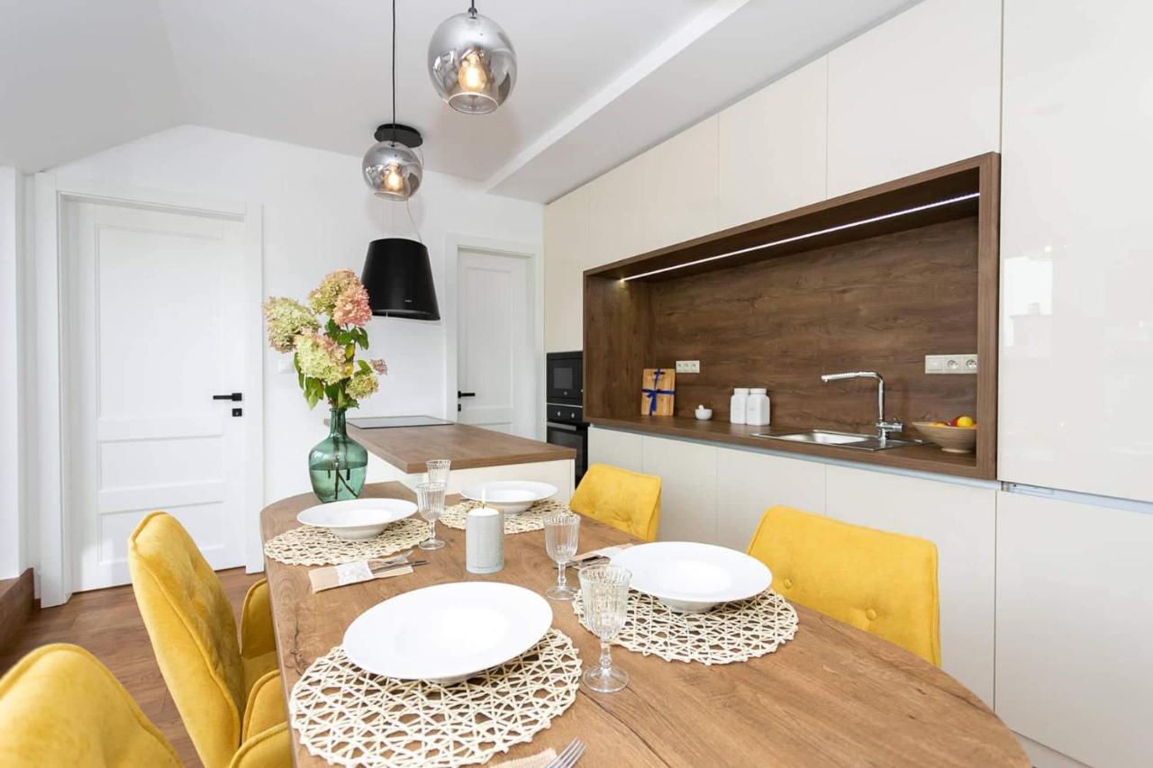 Bl - The Penthouse, 24Hr Self Check-In, 2 Bedrooms, Fireplace, Ac, Panoramic View From Main Balcony, 3-Minute Walk To City Center Banská Bystrica Eksteriør billede
